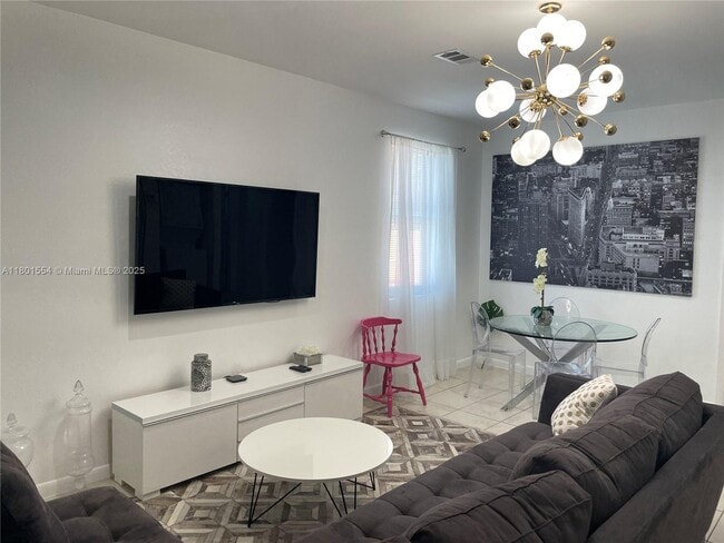Photo - 4615 N Miami Ave Apartment Unit F