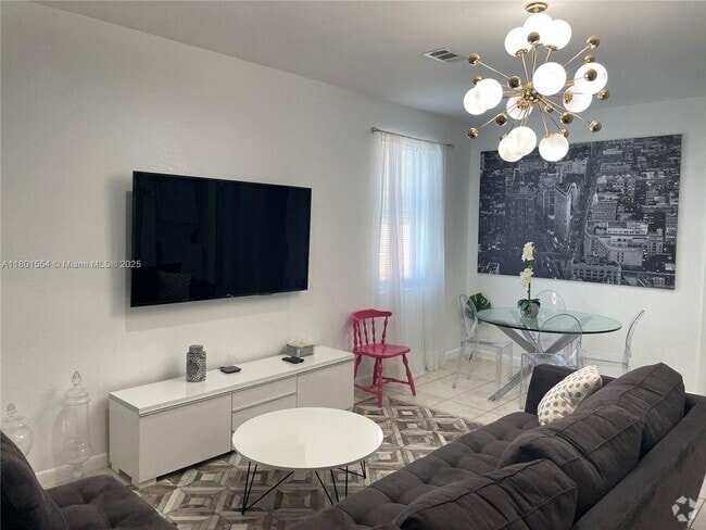 Building Photo - 4615 N Miami Ave Unit F Rental