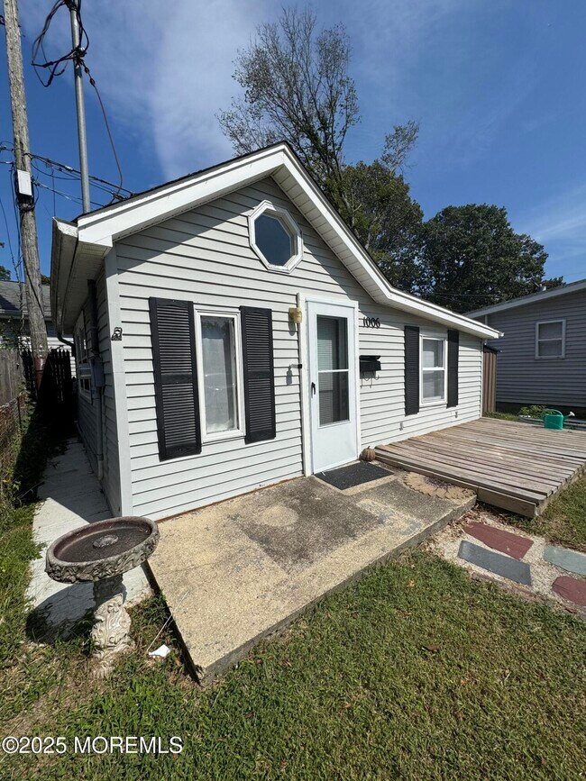 Photo - 1004 2nd Ave