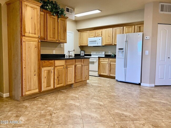 Photo - 1701 E Colter St Unidad 114