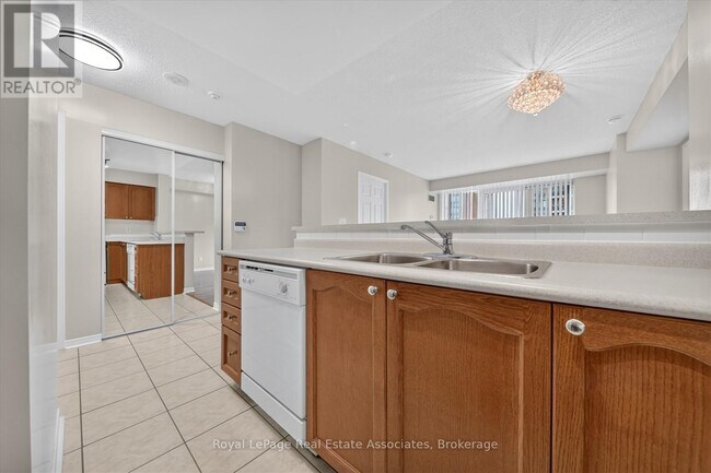 Photo - 7 Michael Power Pl Unit 908