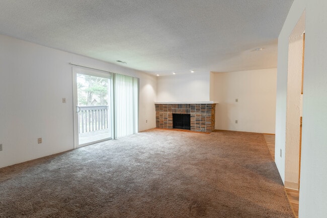 Candlewyck Apartments