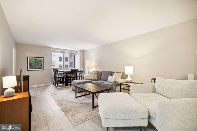 Photo - 1420 N St NW Unit 208