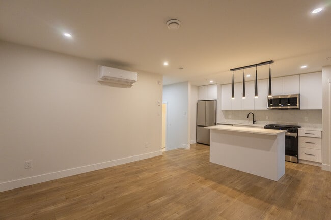 Building Photo - 163-175A 175a St