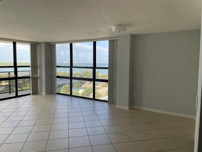 Photo - 600 NE 36th St Unit 801