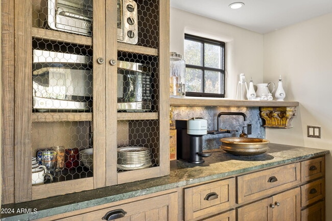 Photo - 7005 E Jackrabbit Rd