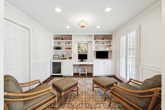 Photo - 737 Country Ln