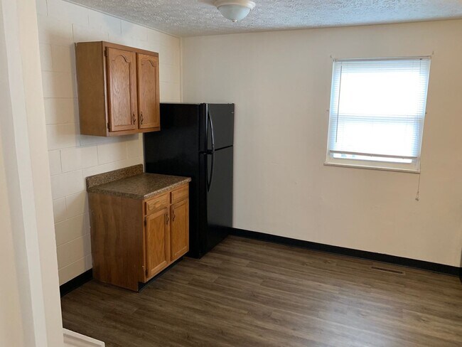 Photo - 242 w 9th Unidad E