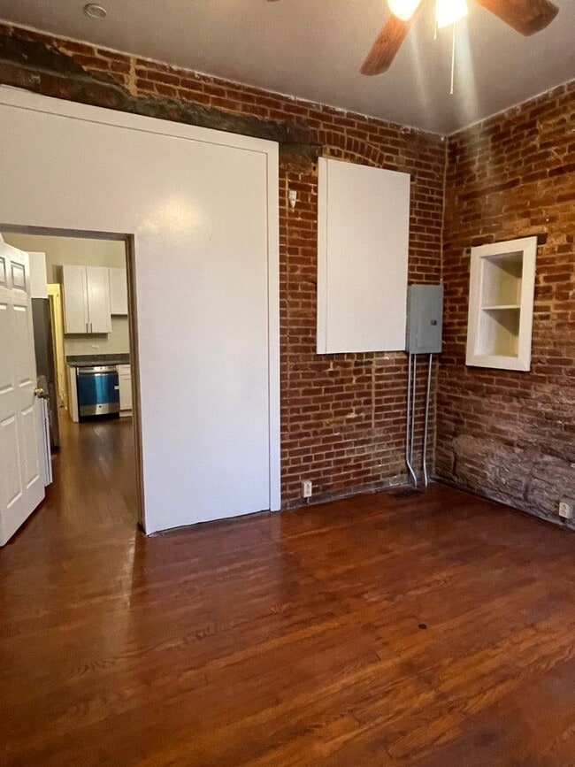 Photo - 2630 N Charles St Unidad 1