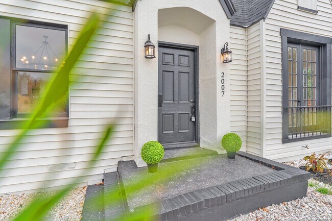 Photo - 2007 W Magnolia Ave