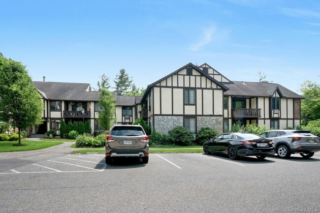 Photo - 8 Foxwood Dr Unit 4