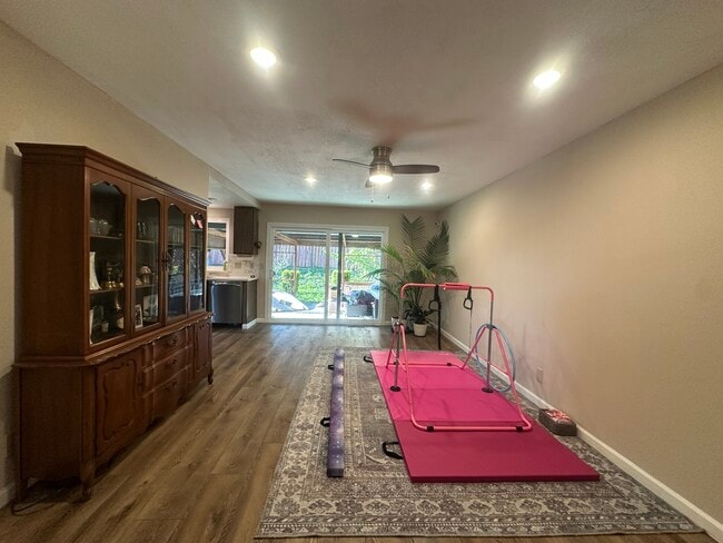Photo - 1465 Madrone Way