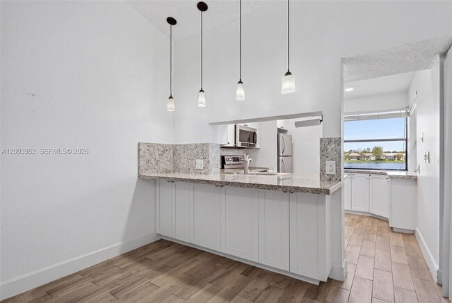 Photo - 889 Hamilton Dr Unit 889D