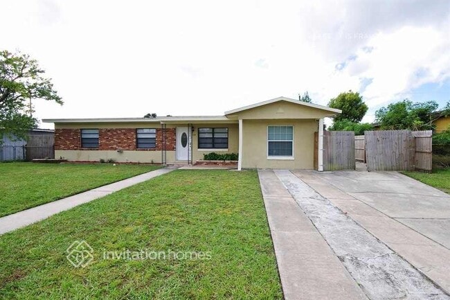 Building Photo - 7034 Pender Way