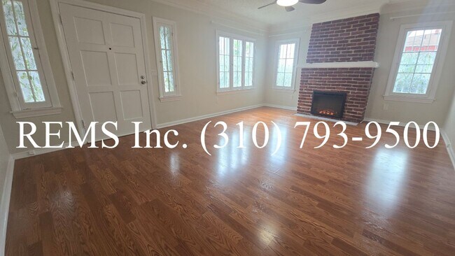 Photo - Front House with Laundry and Parking Unit 3007