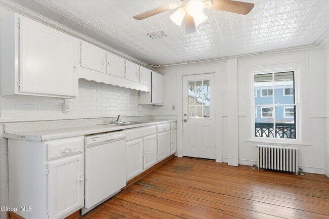 106 Lawrence St