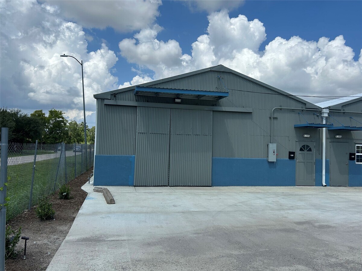 Photo - 6936 Lozier St