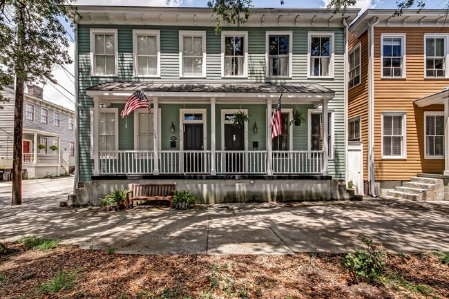 Building Photo - 533 E Broad St Rental