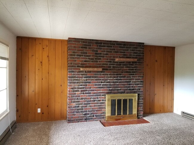 Building Photo - Near Franklin Park 2 br 1ba, stacked washe...