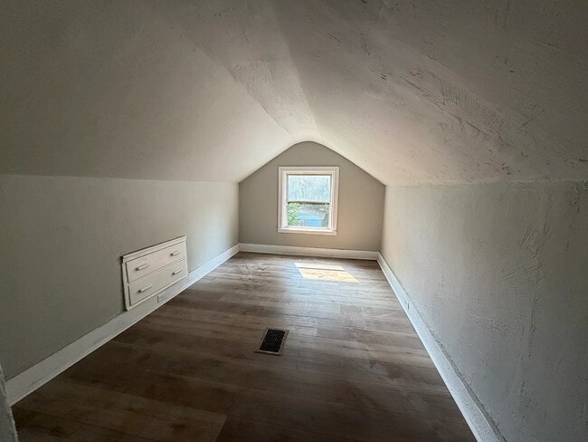 Photo - 230 72nd St