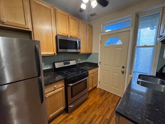Building Photo - 2257 W Rosemont Ave Unit 1 Rental