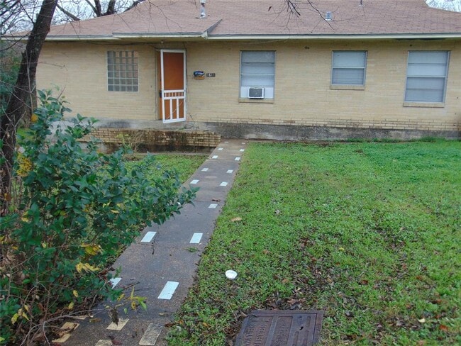 Photo - 1701 E 38th St