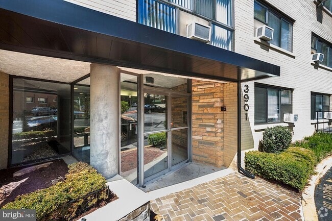 Building Photo - 3901 Tunlaw Rd NW Unit 506 Rental