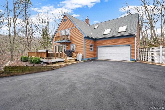 Photo - 1745 Bayview Ave