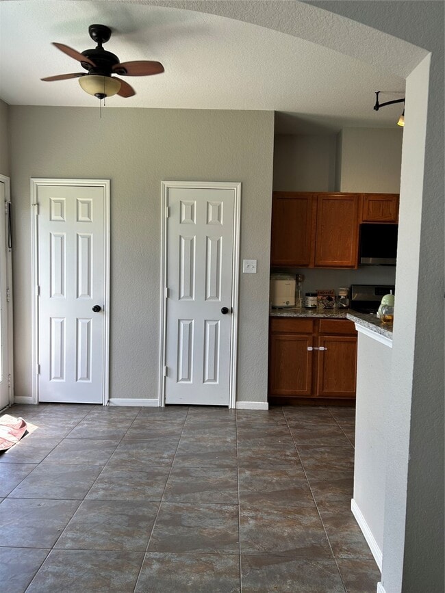 Photo - 1608 Claremont Garden Cir