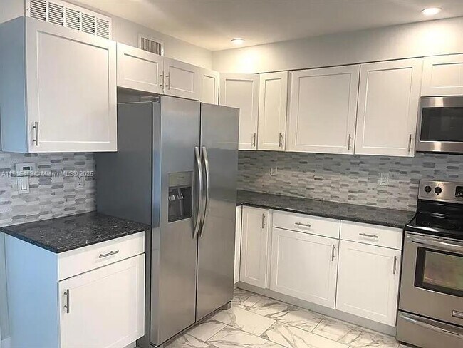 Photo - 112 Milton St Unit 112