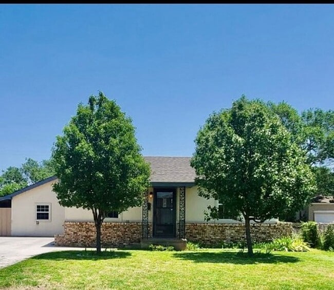 Building Photo - Updated 4 bedroom home in South Lawn