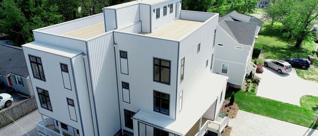 Photo - NEW BUILD with Rooftop!