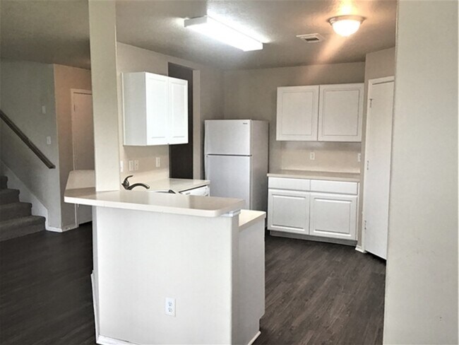 Photo - 9530 Belleclaire Ln