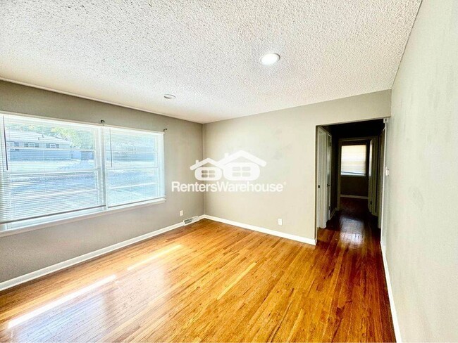 Photo - 2731 Bennett Ave