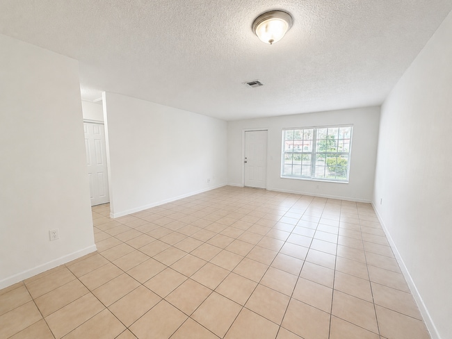 Photo - 3881 Riverside Dr Unit B