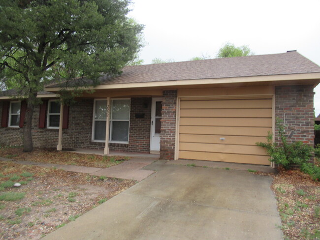 Photo - 2902 Garland Terrace House