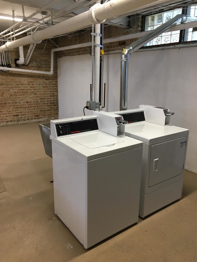 Photo - 7422 Madison St