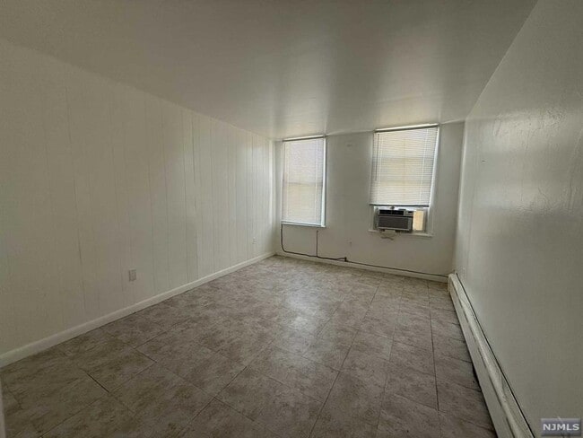 Photo - 6101 Newkirk Ave Unit #3