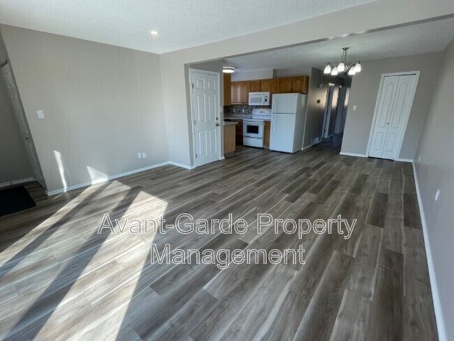 Photo - 10329-10150 150 St NW