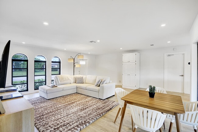 14608 Country Side Ln