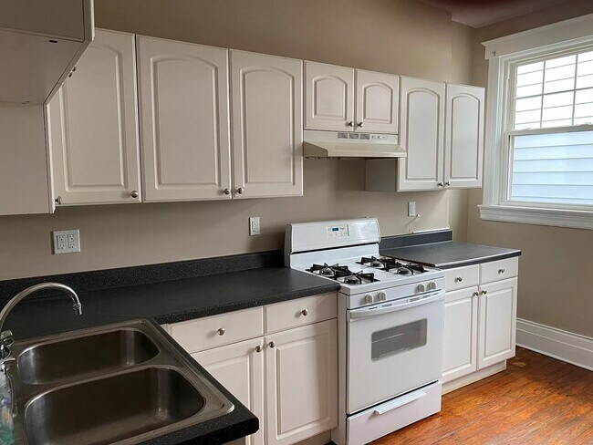 Photo - 506 E 21st St