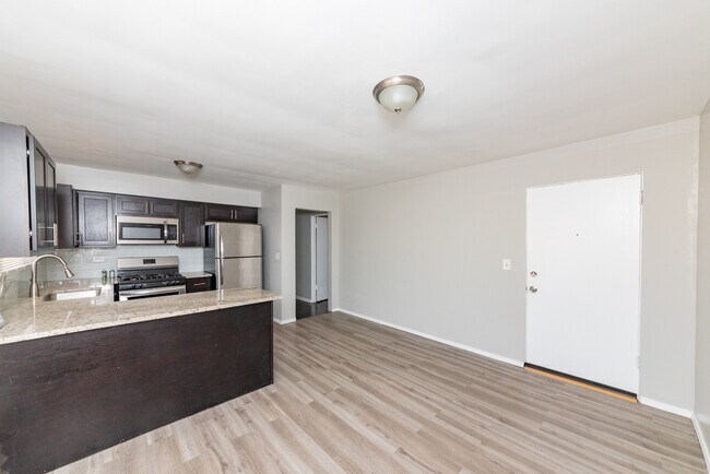 3058 N Kostner Ave Unit 2W