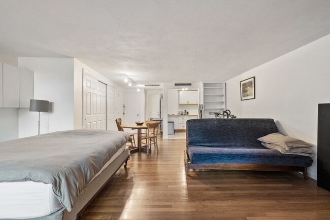 Photo - 260 Beacon St Unit 3