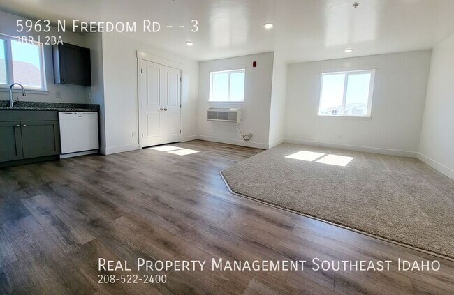 Photo - 5963 N Freedom Rd Unit 3