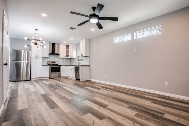 Photo - 1324 E Carson St