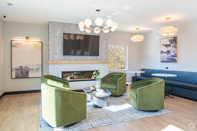 Business Center Lounge
