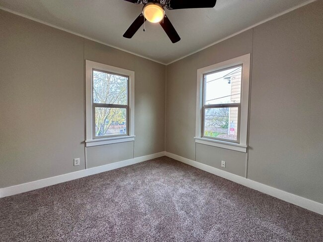 Photo - Adorable Home in a Historic Oregon City Neighborhood