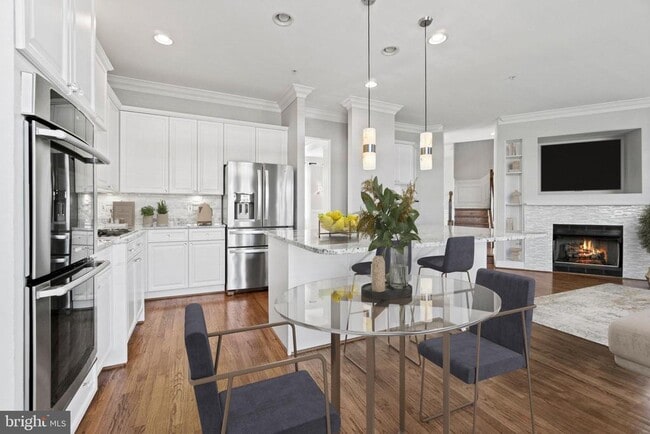 Building Photo - 12168 Chancery Station Cir