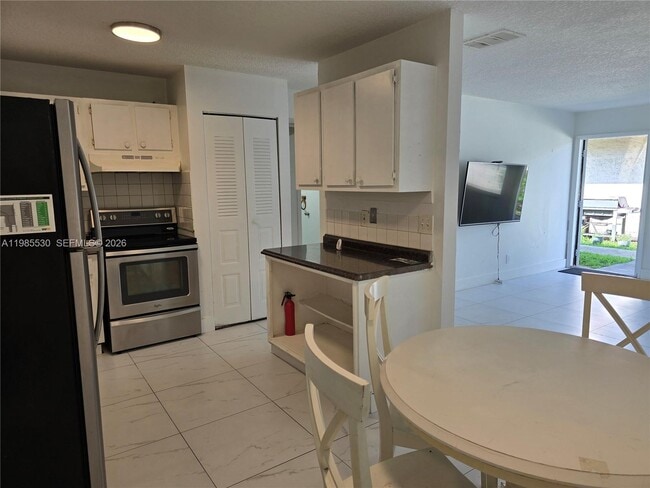 Photo - 5307 NW 23rd St Unit 176