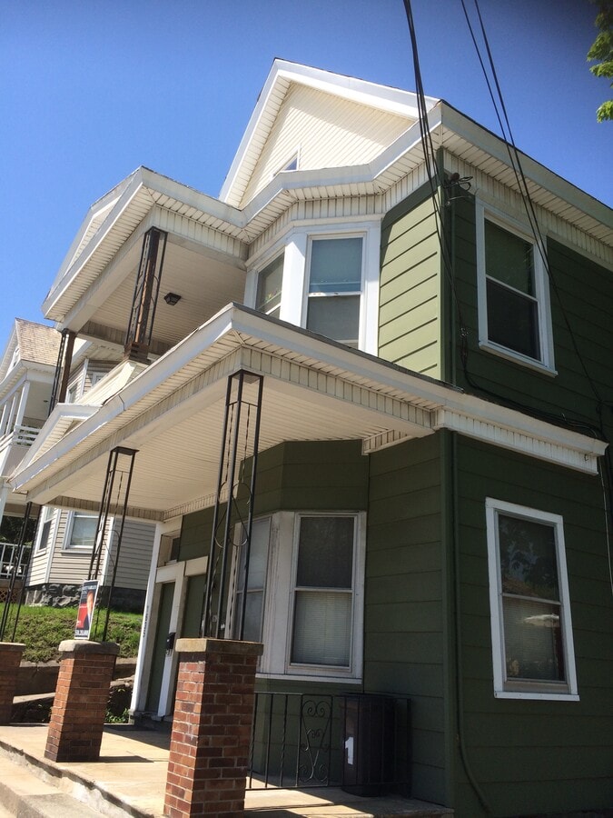 Photo - 1633 Broadway Unit Front down apt 1 front